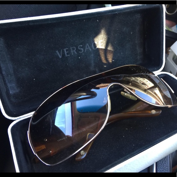 Versace sunglasses - Picture 5 of 8